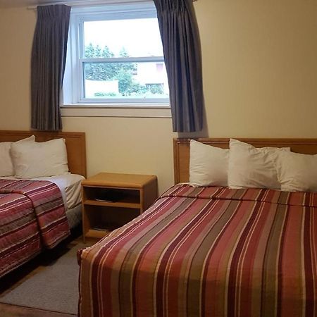 Queens Arms Inn تشارلوت تاون المظهر الخارجي الصورة