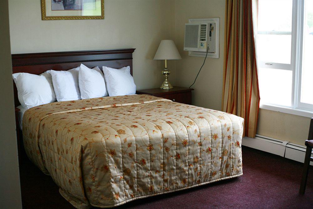 Queens Arms Inn تشارلوت تاون المظهر الخارجي الصورة